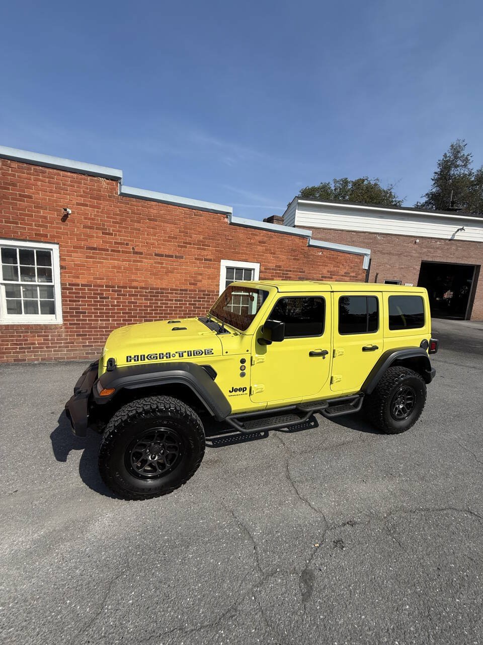 Used 2023 Jeep Wrangler Unlimited Sport AWD/4WD image 24