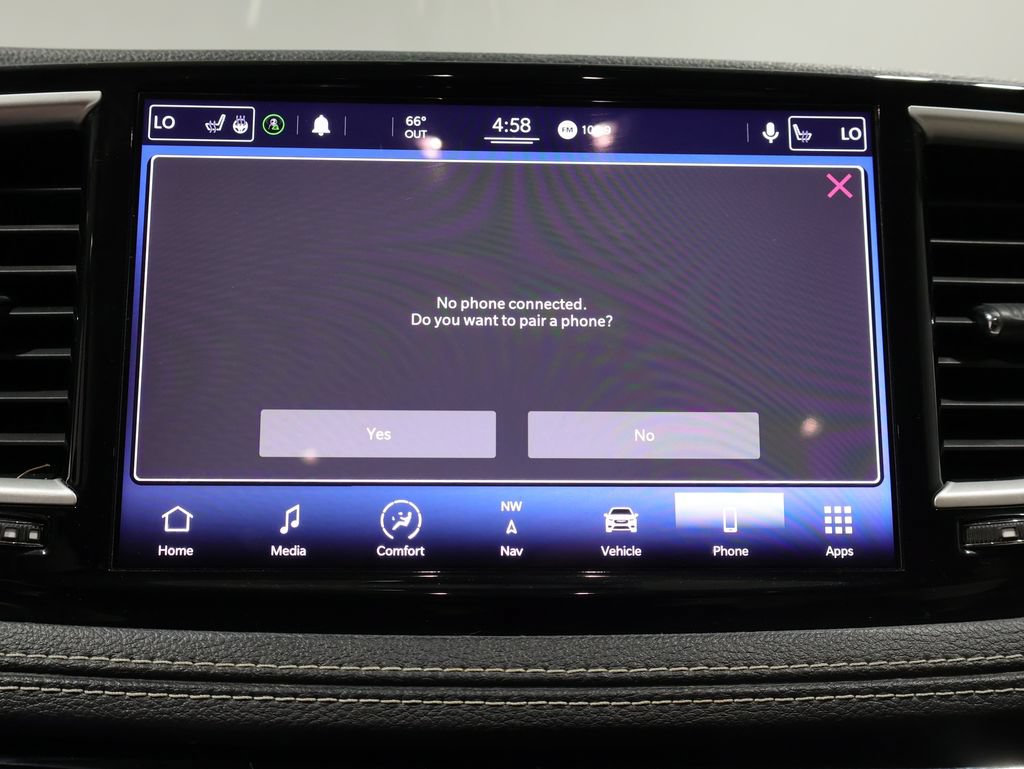 Used 2021 Chrysler Pacifica Touring-L FWD image 34
