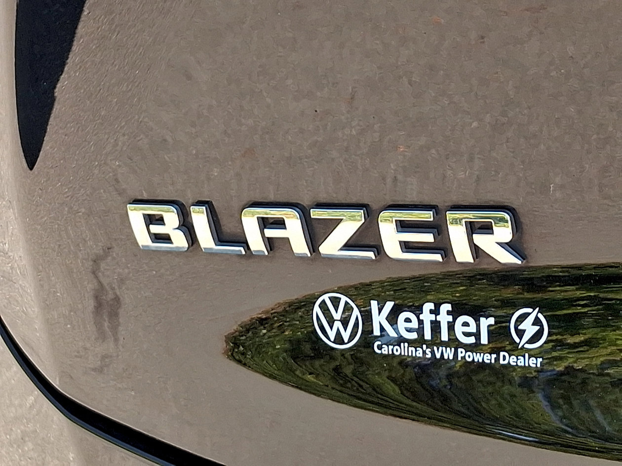 Used 2023 Chevrolet Blazer LT FWD image 31