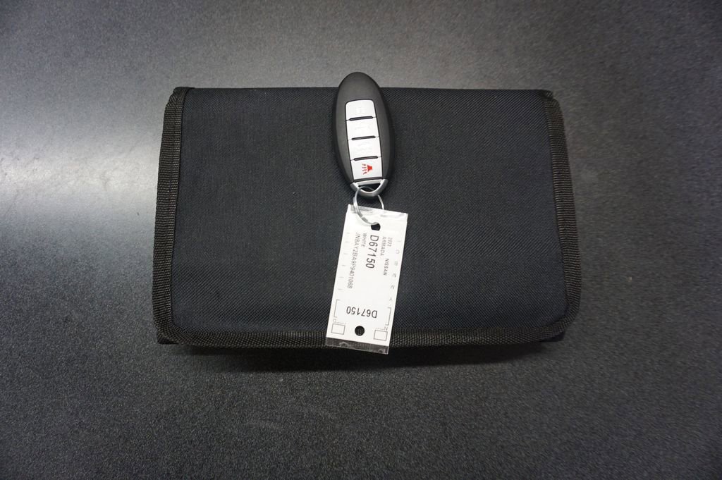 Used 2023 Nissan Armada SL w/ Captain's Chairs Package image 21