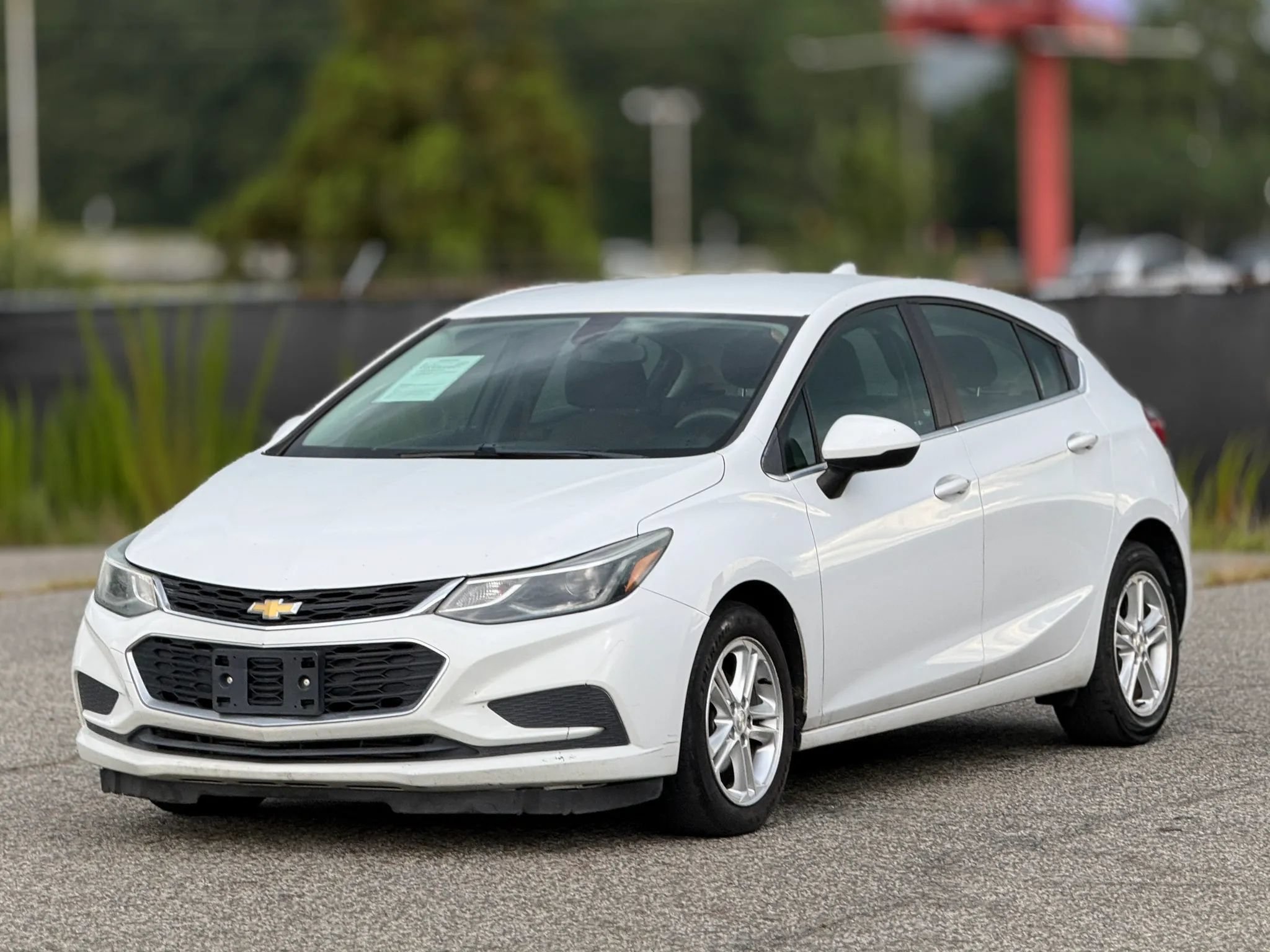 Used 2018 Chevrolet Cruze LT w/ Convenience Package FWD image 6