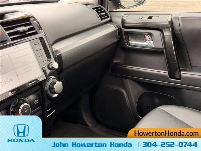 Used 2022 Toyota 4Runner TRD Off-Road Premium AWD/4WD image 16