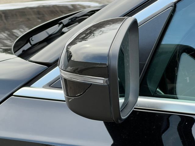 Used 2025 BMW 330i xDrive Sedan image 32