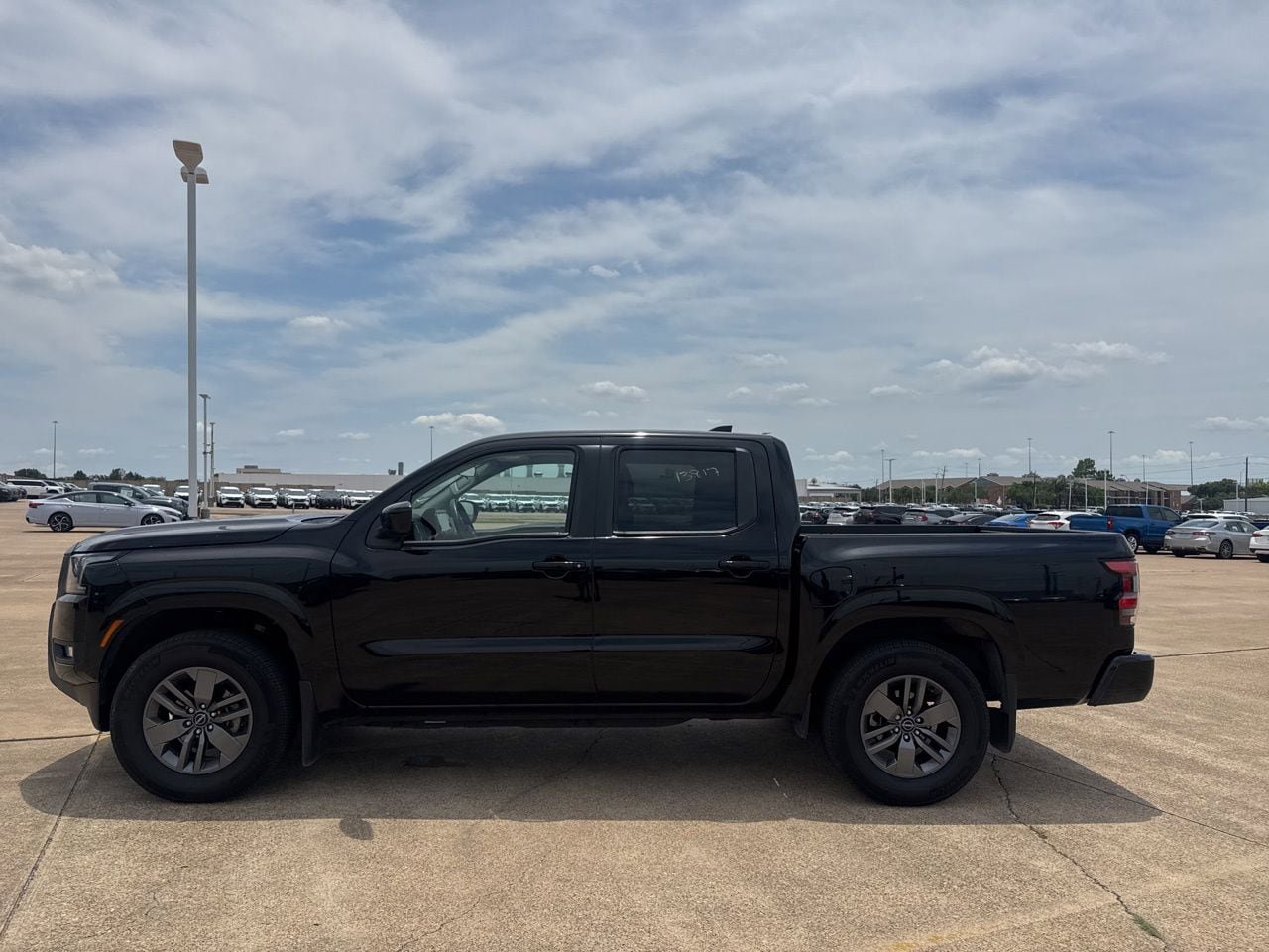 Certified 2025 Nissan Frontier SV w/ SV Convenience Package RWD image 13