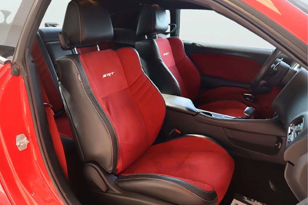 Used 2015 Dodge Challenger SRT Hellcat RWD image 16