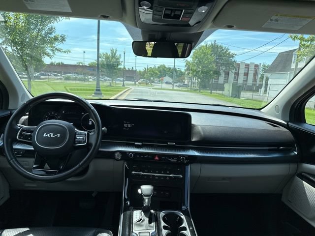 Certified 2023 Kia Carnival SX Prestige FWD image 3