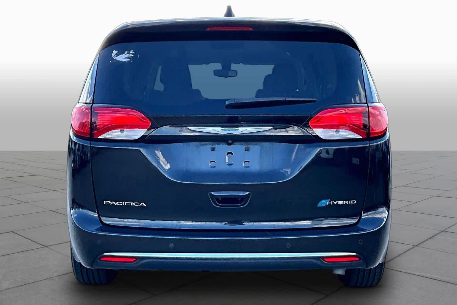 Used 2018 Chrysler Pacifica Touring Plus FWD image 5