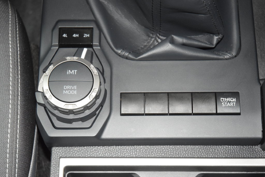 Used 2025 Toyota Tacoma TRD Sport AWD/4WD image 33