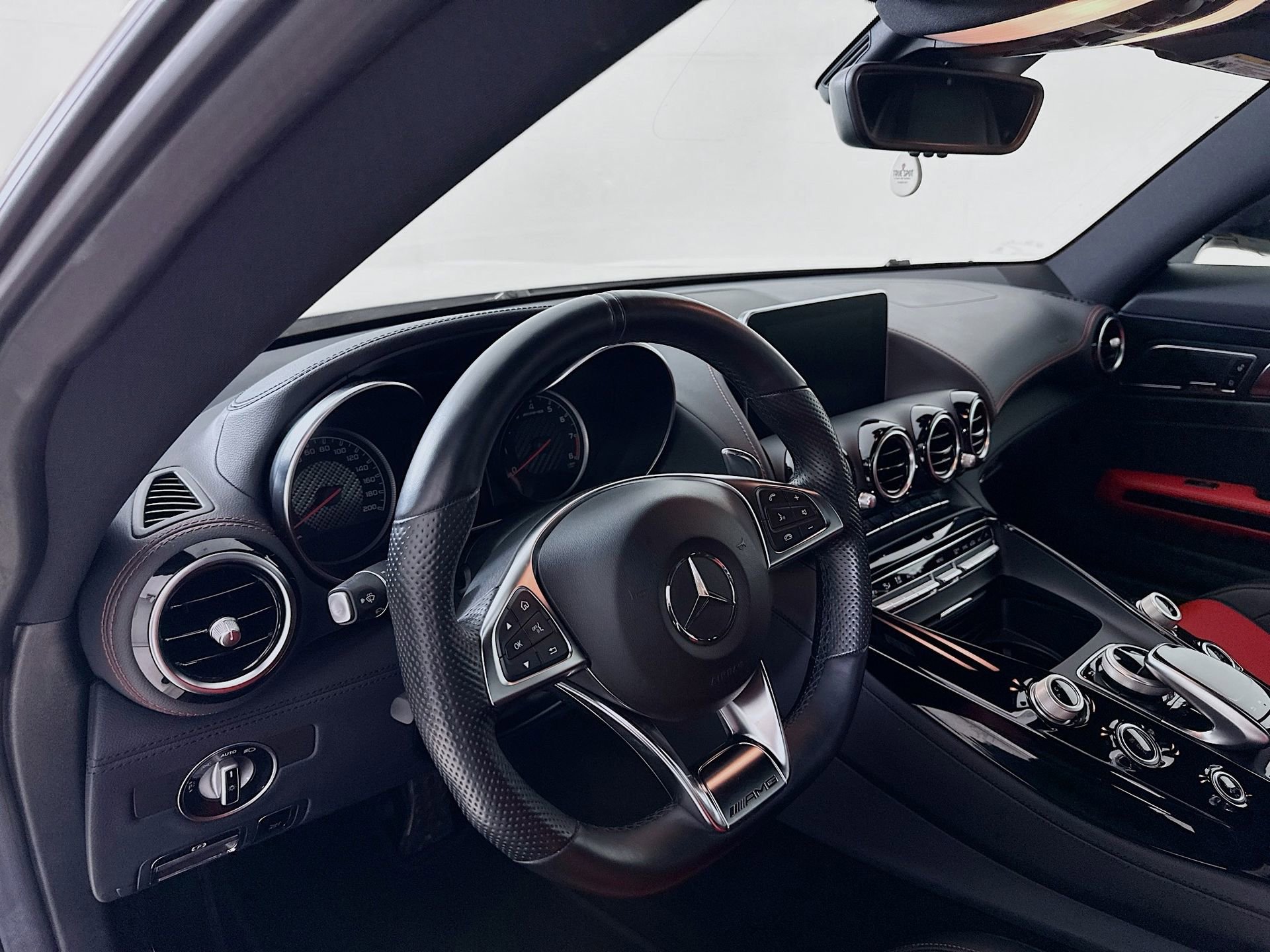Used 2018 Mercedes-Benz AMG GT Roadster image 10