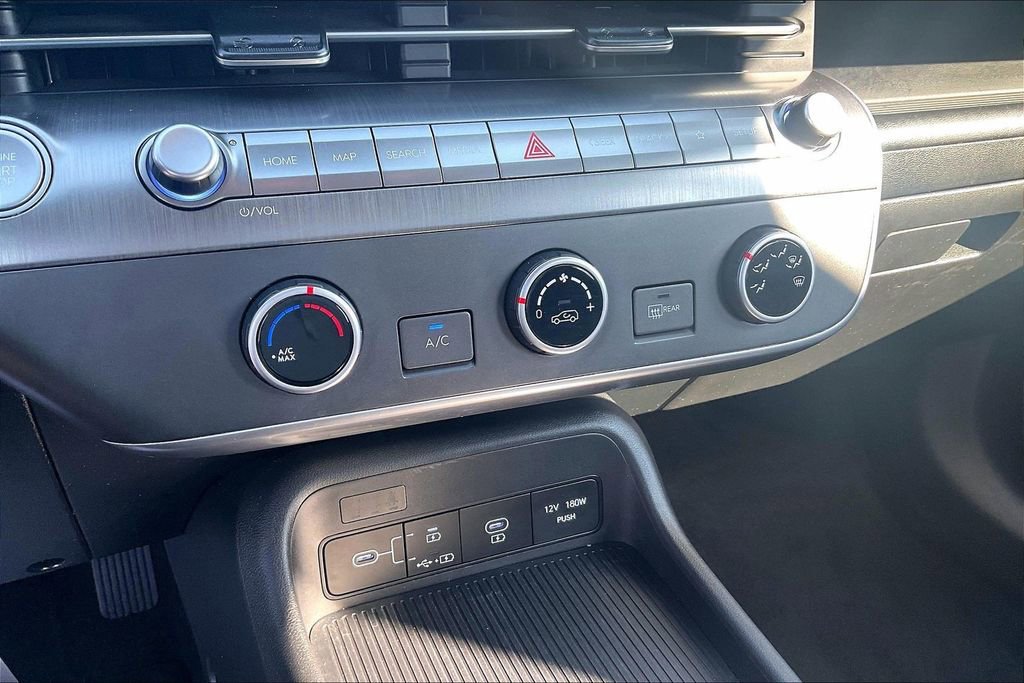 Used 2024 Hyundai Kona SE image 17