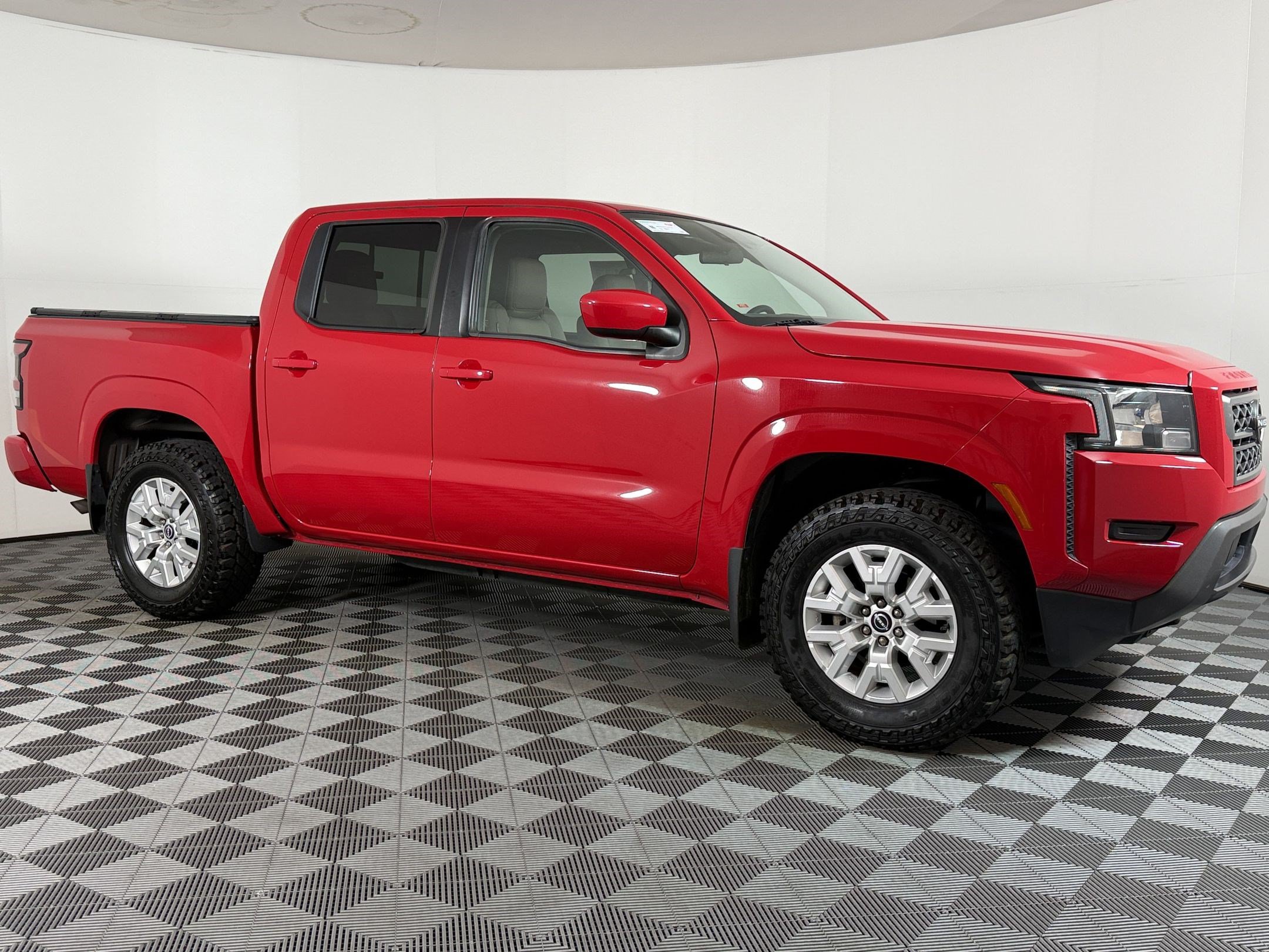Used 2022 Nissan Frontier SV w/ Technology Package AWD/4WD image 6