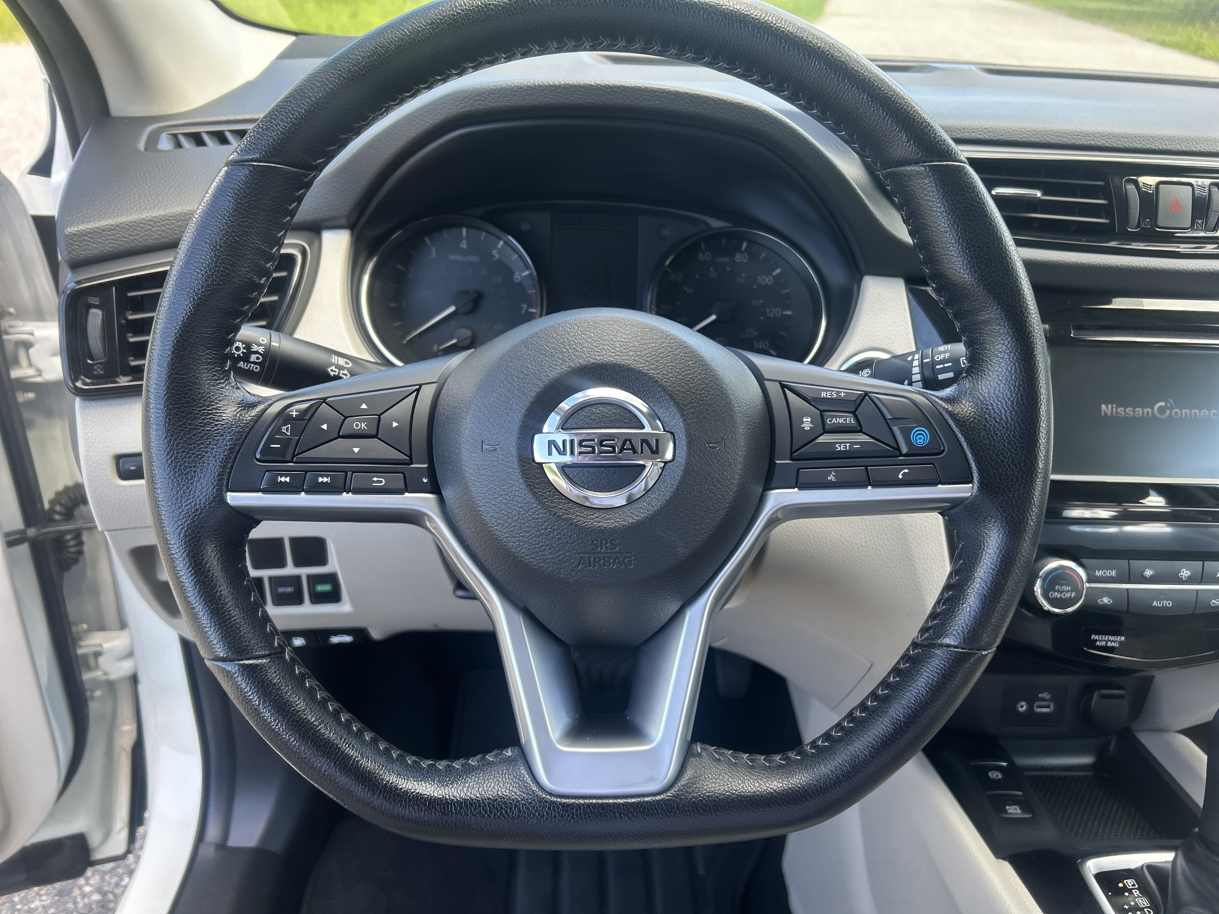 Certified 2022 Nissan Rogue Sport SL AWD/4WD image 21