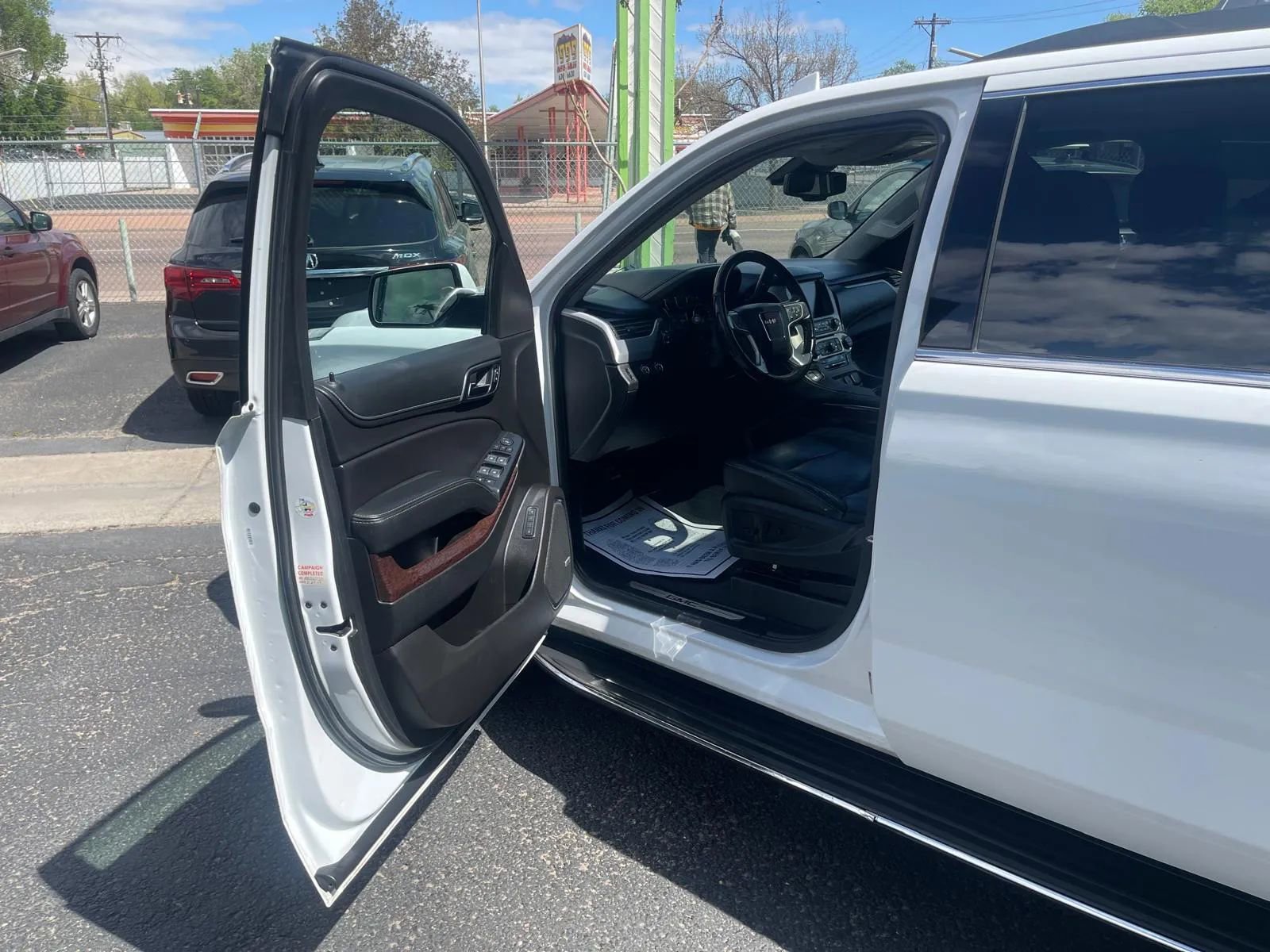 Used 2019 GMC Yukon XL SLT AWD/4WD image 10