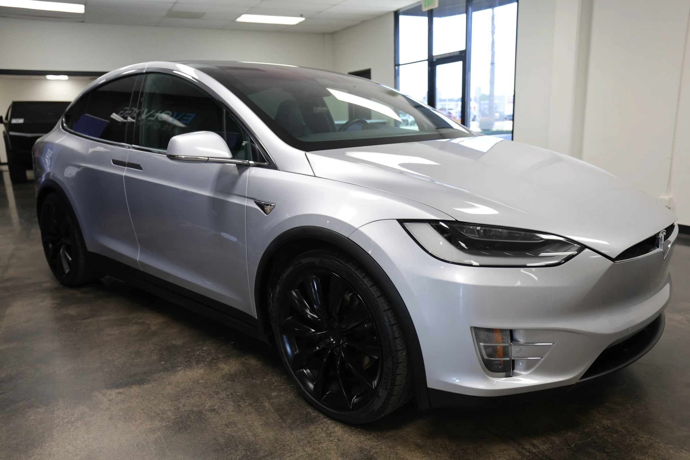 Used 2017 Tesla Model X 90D AWD/4WD image 7