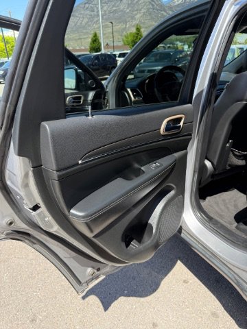 Used 2015 Jeep Grand Cherokee Limited image 12