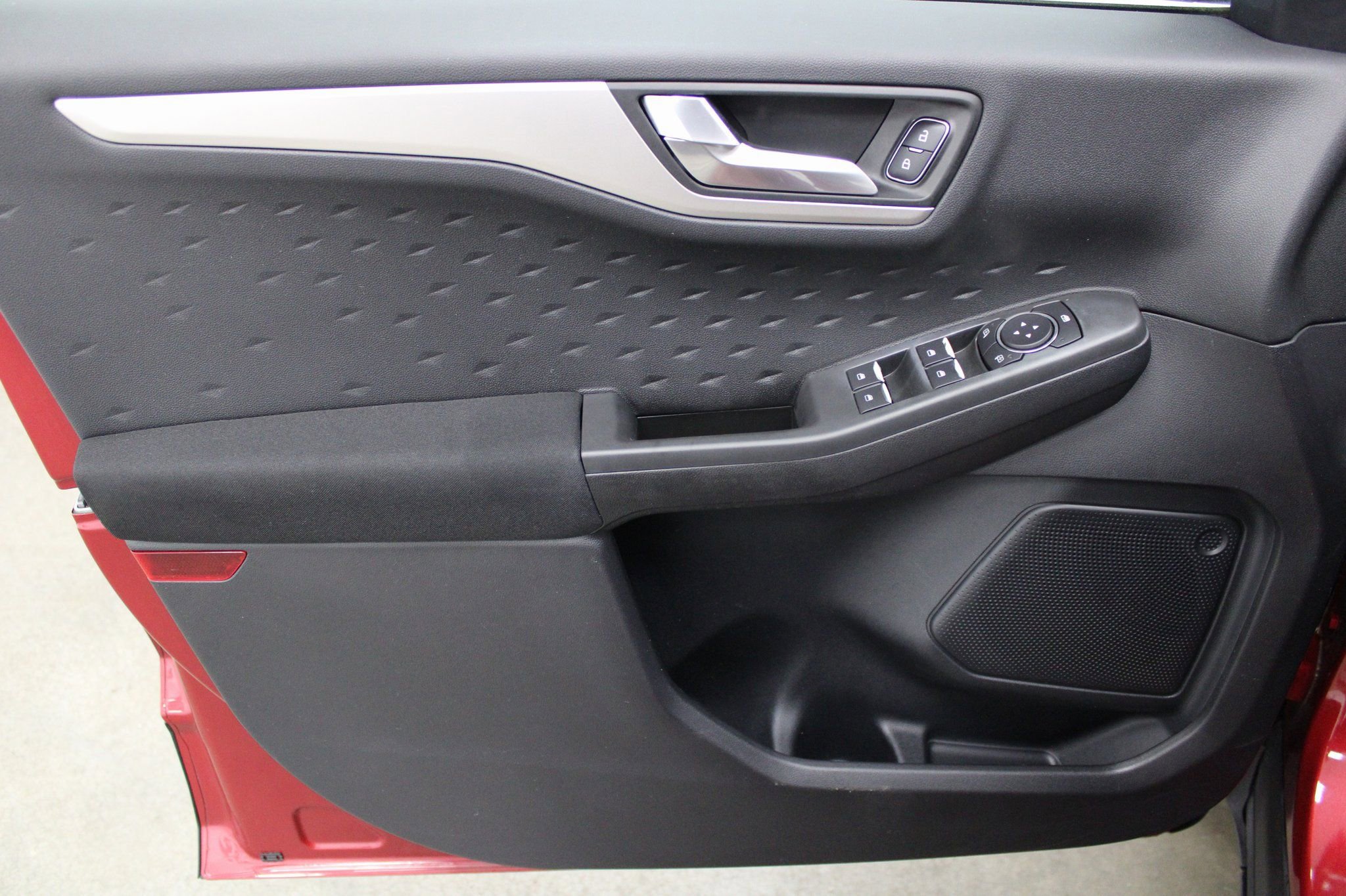 Used 2020 Ford Escape SE image 13