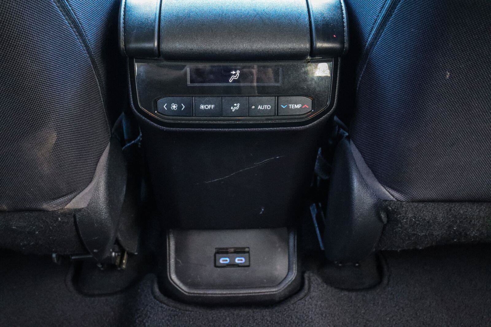 Used 2022 Toyota Highlander L FWD image 30
