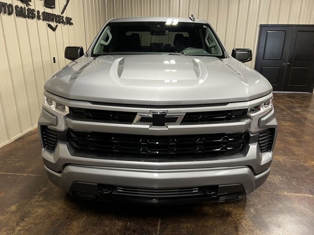Used 2023 Chevrolet Silverado 1500 RST image 2