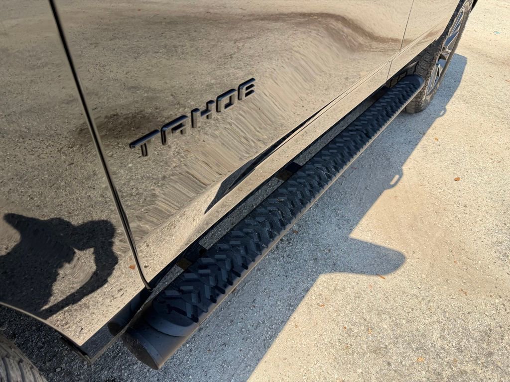 Used 2024 Chevrolet Tahoe Z71 w/ Luxury Package image 10