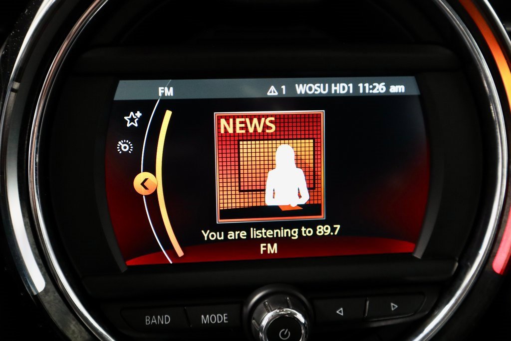 Used 2019 MINI Cooper 4-Door Hardtop w/ Signature Upholstery Package image 3