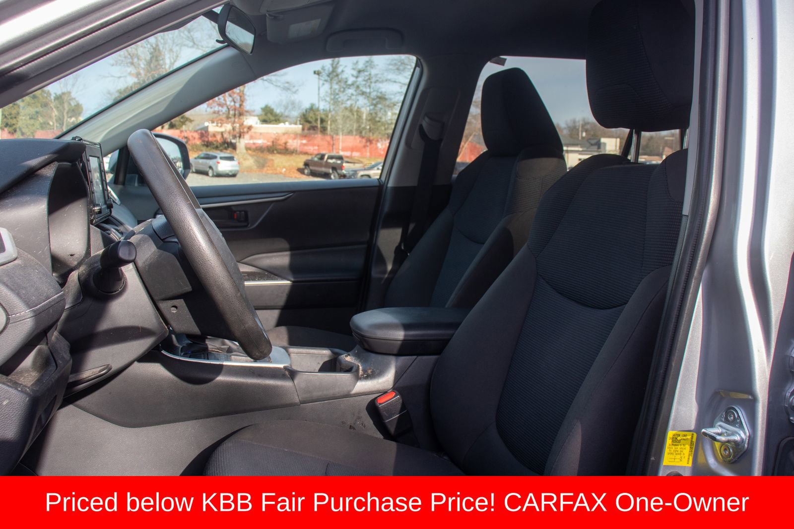 Used 2022 Toyota RAV4 LE image 13