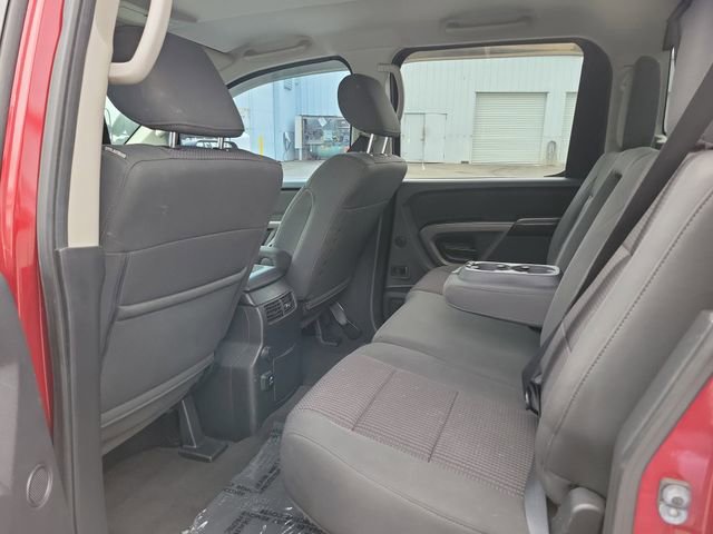 Used 2015 Nissan Titan SV w/ SV Value Truck Package RWD image 10