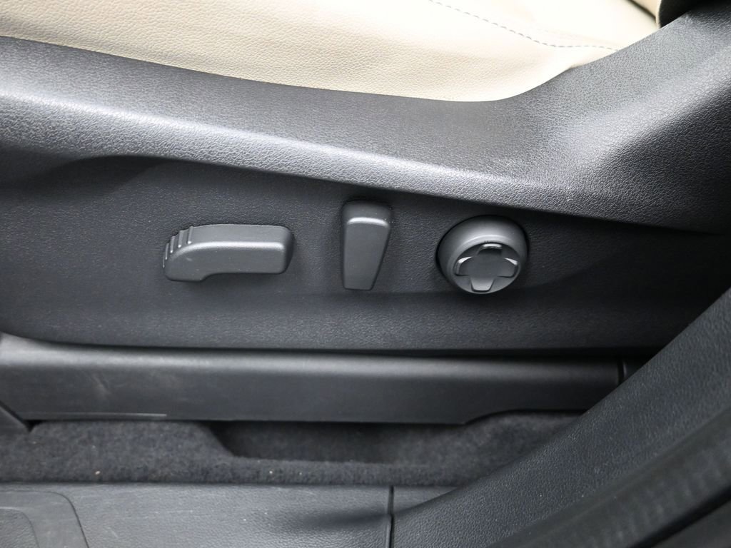 Used 2023 Subaru Ascent Limited image 13