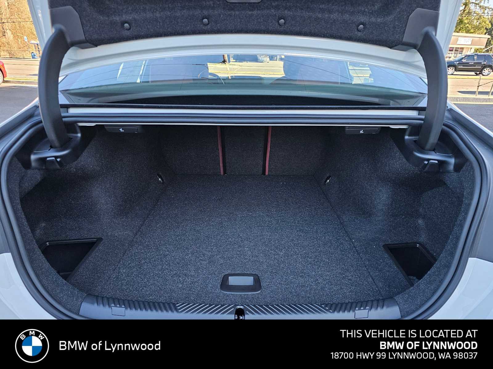 New 2026 BMW i5 eDrive40 w/ Premium Package AWD/4WD image 14