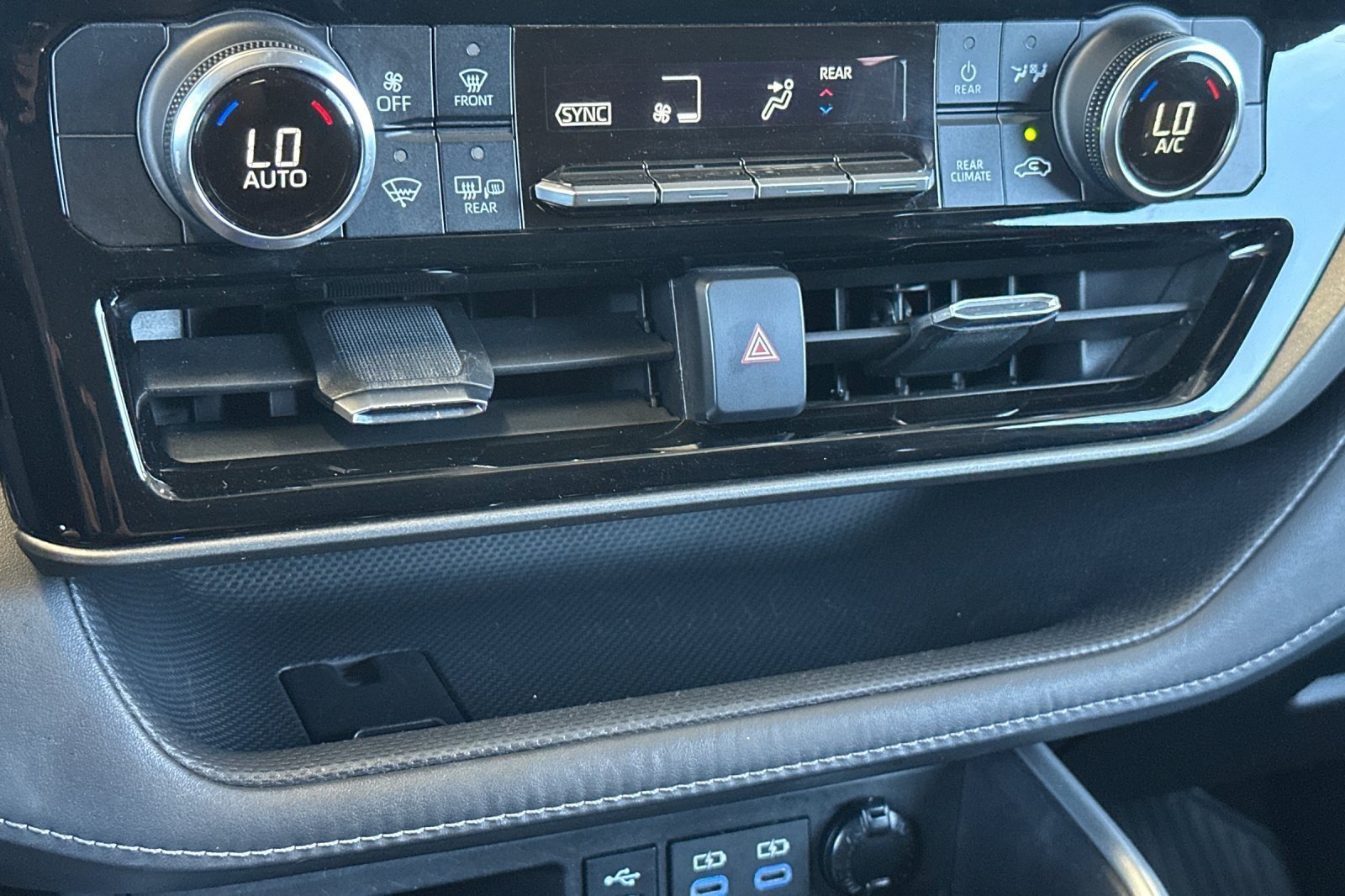 Used 2022 Toyota Highlander LE FWD image 20