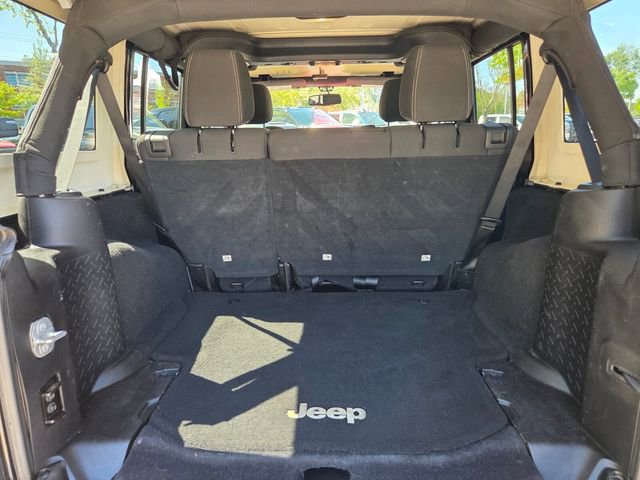 Used 2016 Jeep Wrangler Unlimited Sahara image 25