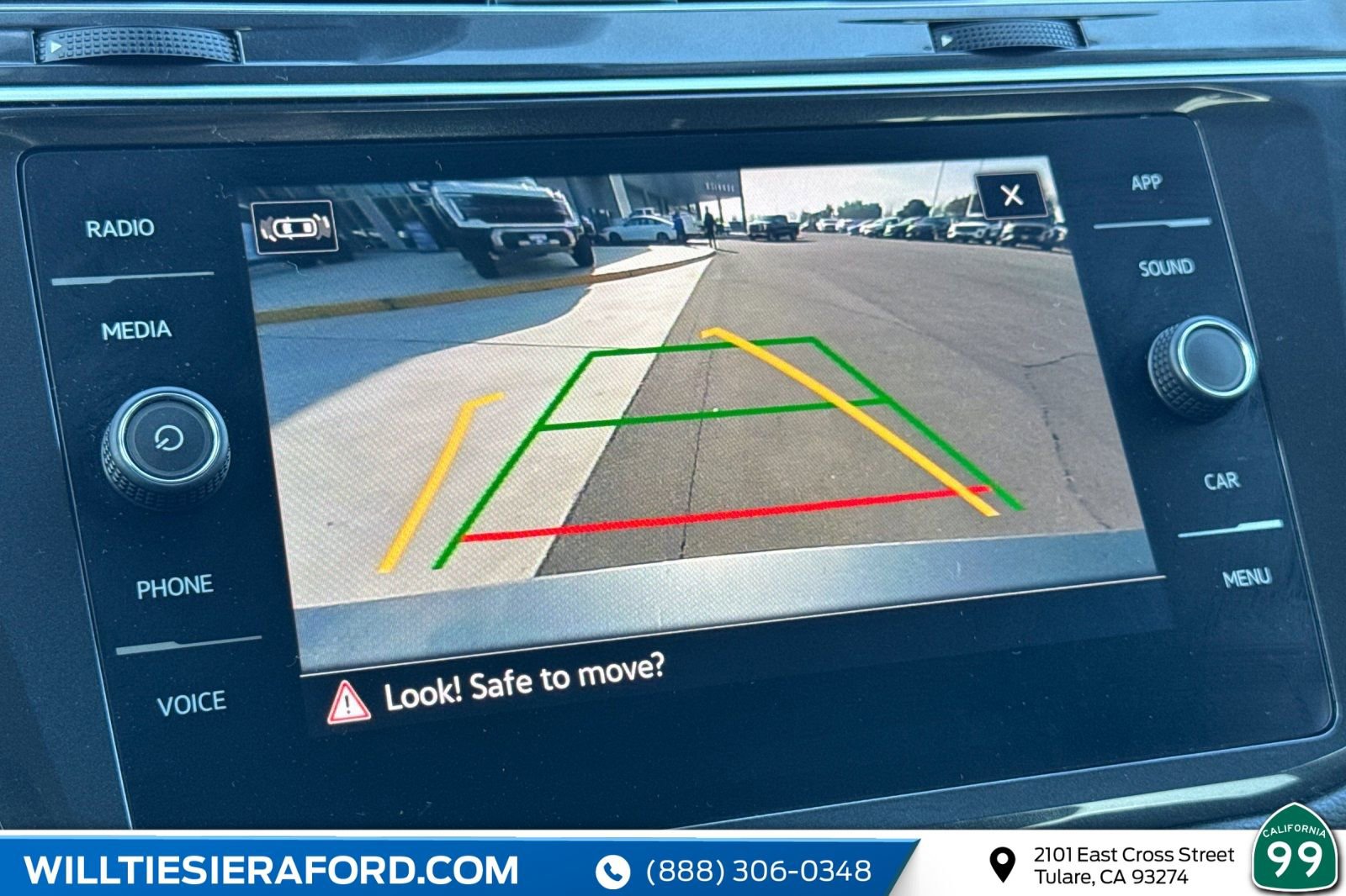 Used 2024 Volkswagen Tiguan SE image 23