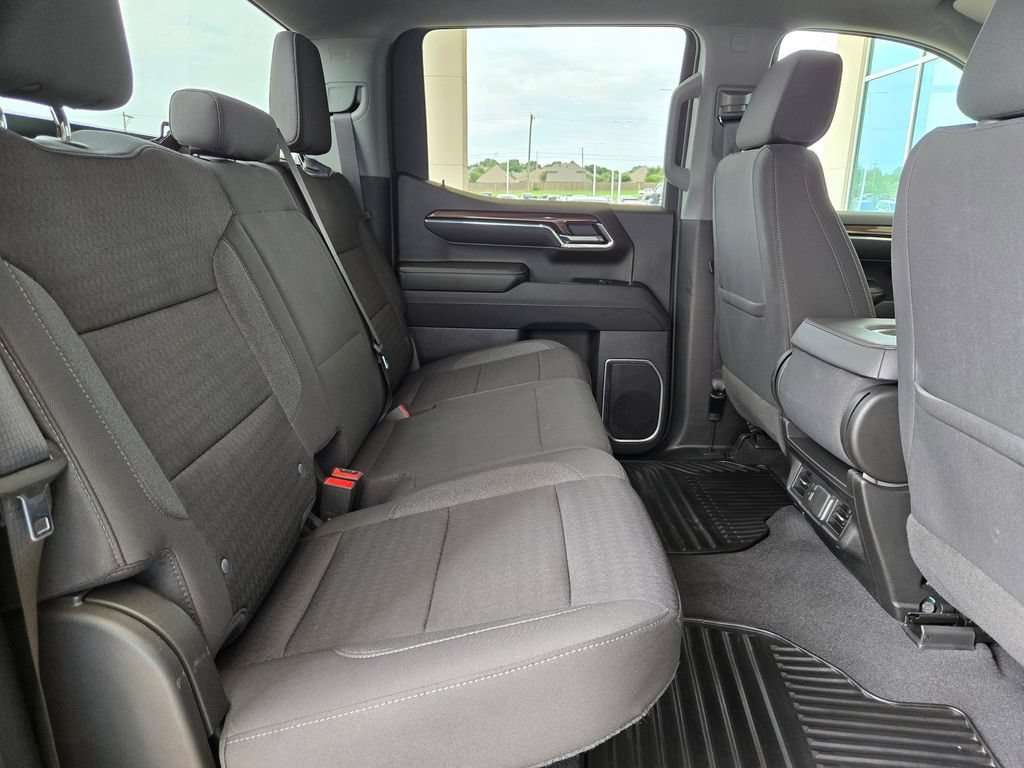 Used 2023 Chevrolet Silverado 1500 LT AWD/4WD image 24