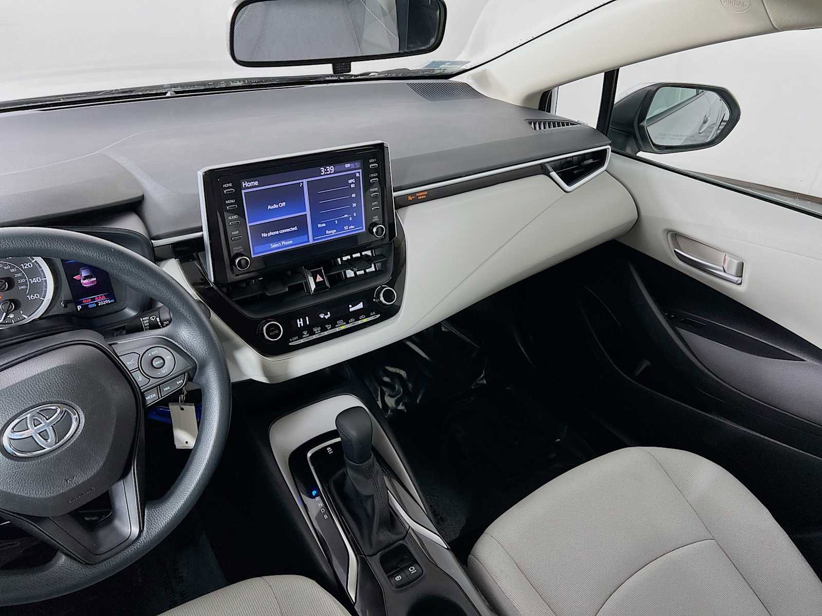 Used 2020 Toyota Corolla LE image 22