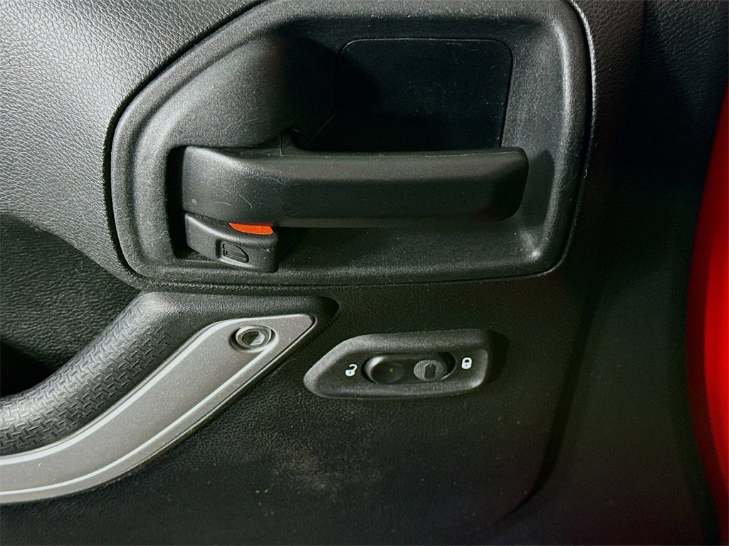 Used 2018 Jeep Wrangler Unlimited Sahara w/ Max Tow Package image 19