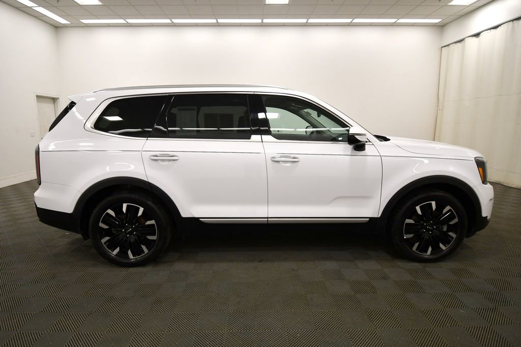 Used 2025 Kia Telluride SX w/ SX Captain's Chair Package image 9