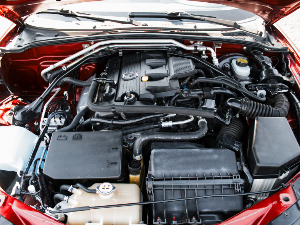 Used 2010 MAZDA MX-5 Miata Grand Touring w/ Premium Pkg RWD image 23