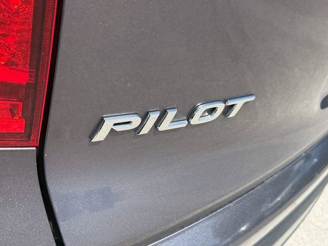 Used 2018 Honda Pilot Touring image 15