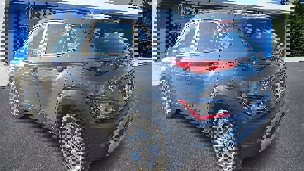 Used 2023 Hyundai Kona SEL w/ Cargo Package image 6