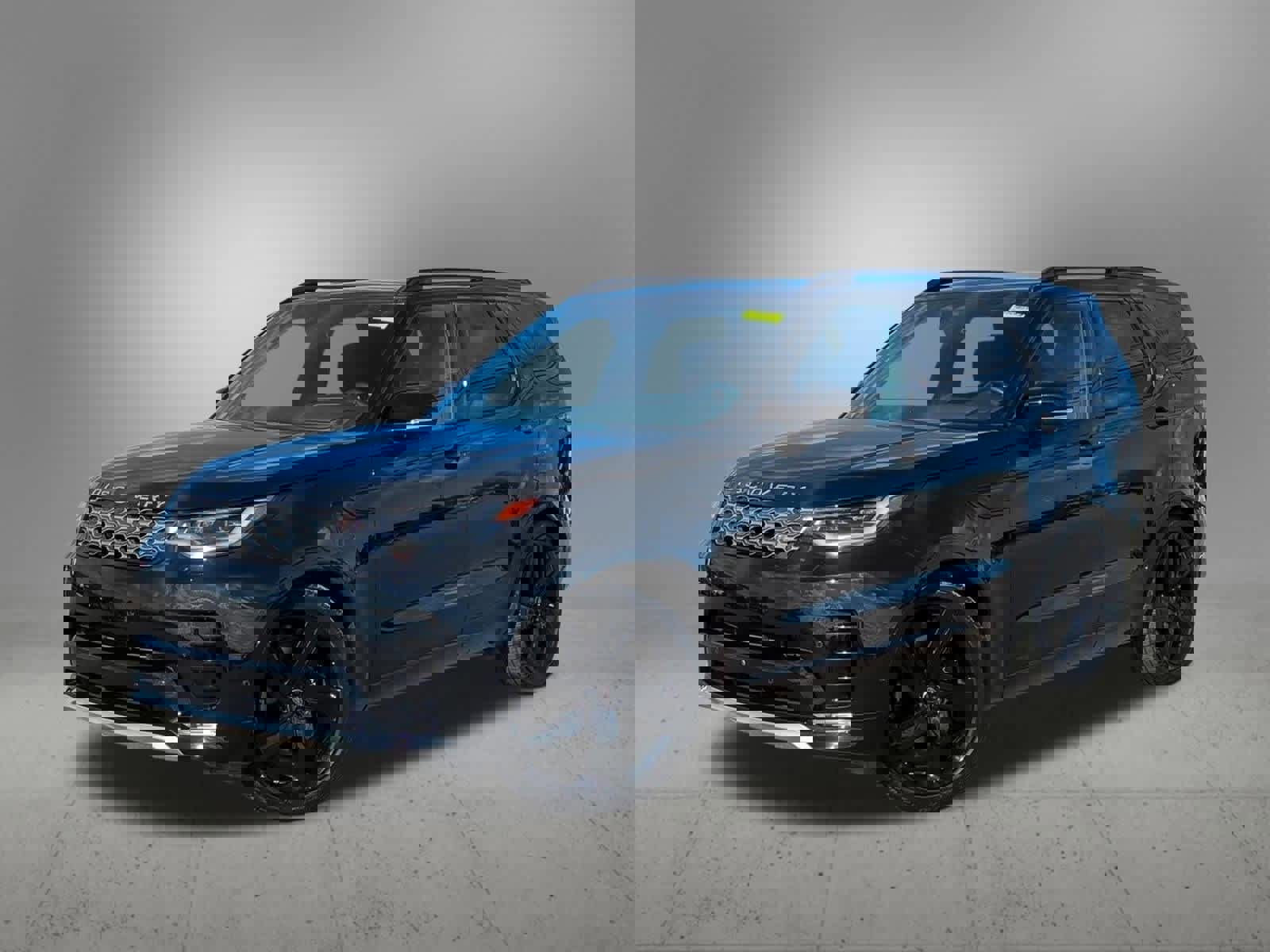 Used 2024 Land Rover Discovery Metropolitan Edition image 1