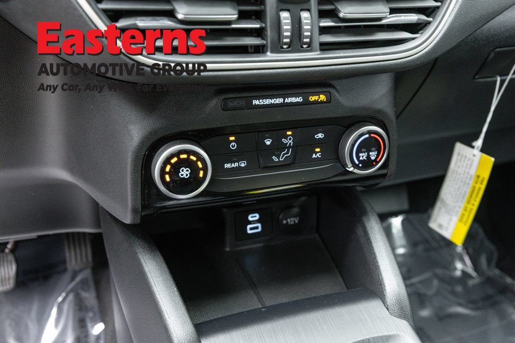 Used 2022 Ford Escape SE FWD image 20