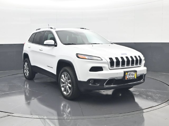 Used 2017 Jeep Cherokee Limited w/ Luxury Group AWD/4WD image 3