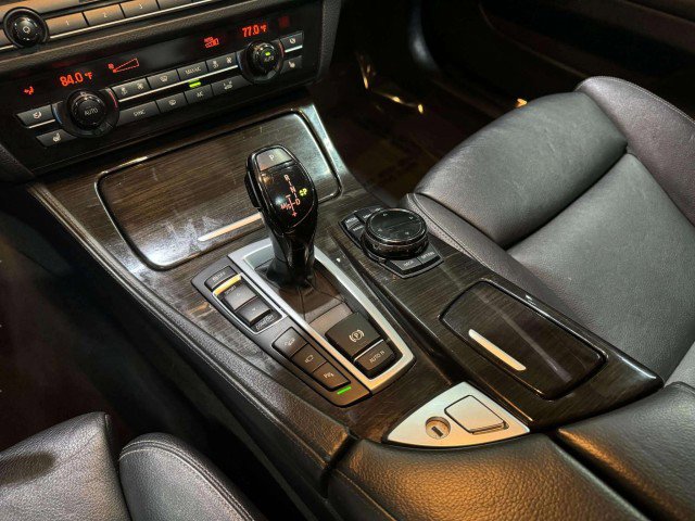 Used 2014 BMW 550i xDrive Sedan AWD/4WD image 29