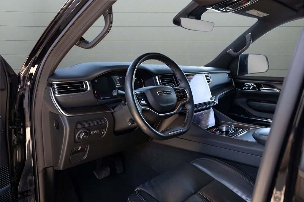Used 2024 Jeep Grand Wagoneer L 4WD image 44