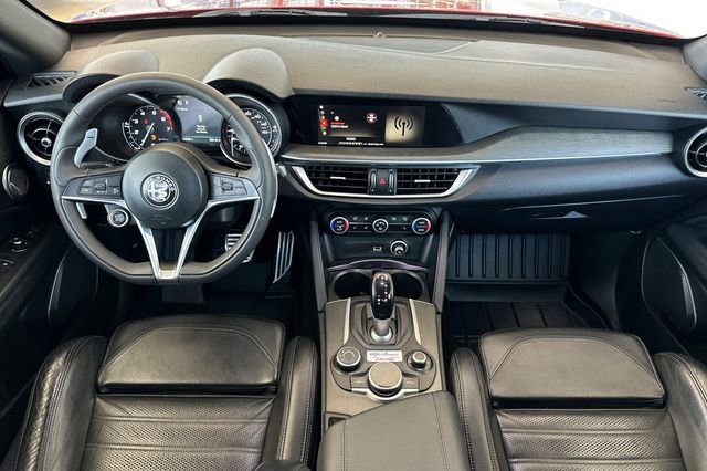 Used 2018 Alfa Romeo Stelvio Ti Sport AWD/4WD image 16