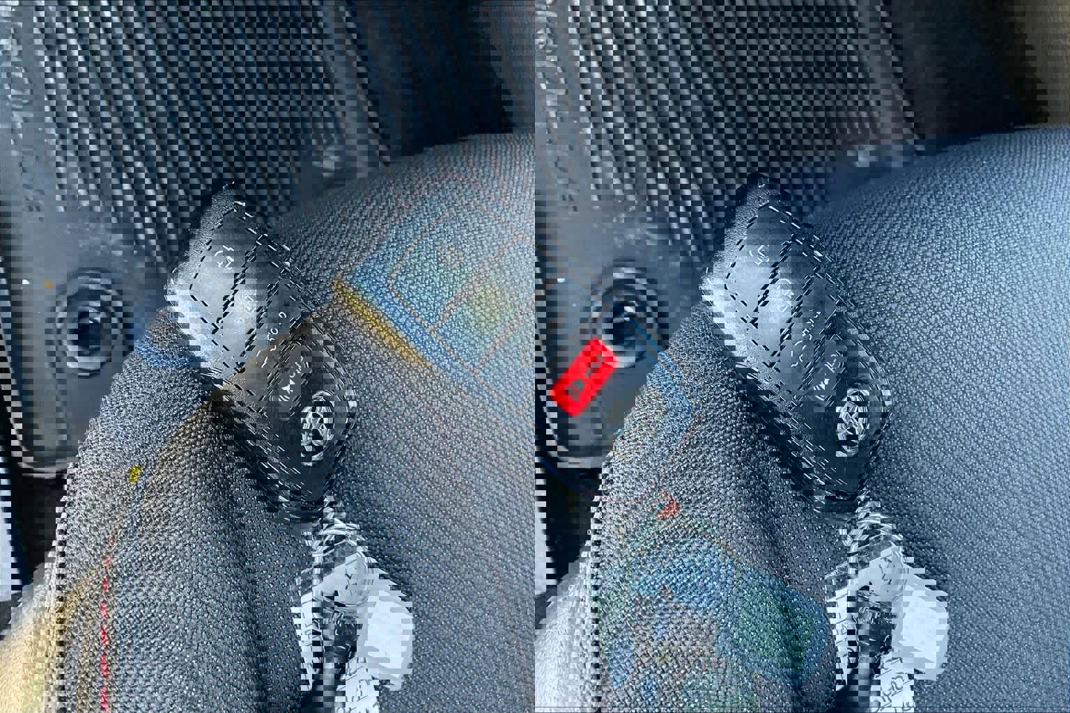 Used 2024 Toyota Corolla SE w/ SE Package image 15