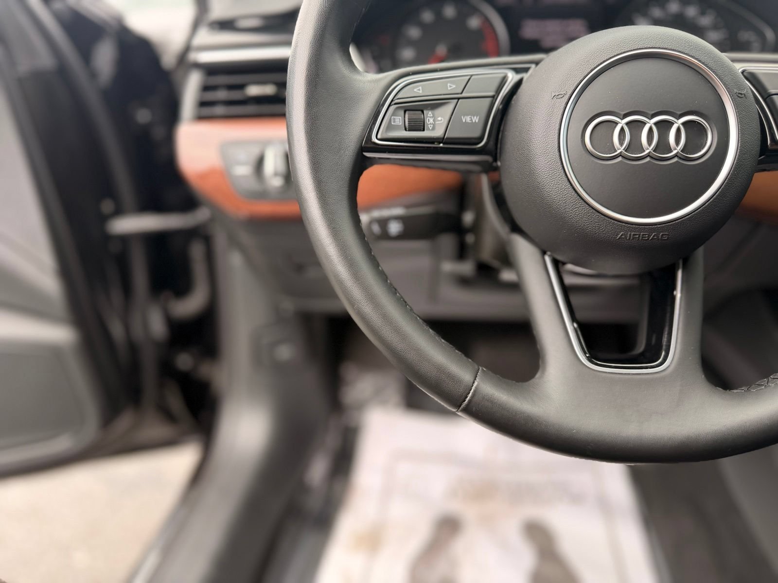 Used 2022 Audi A4 2.0T Premium w/ Convenience Package AWD/4WD image 18