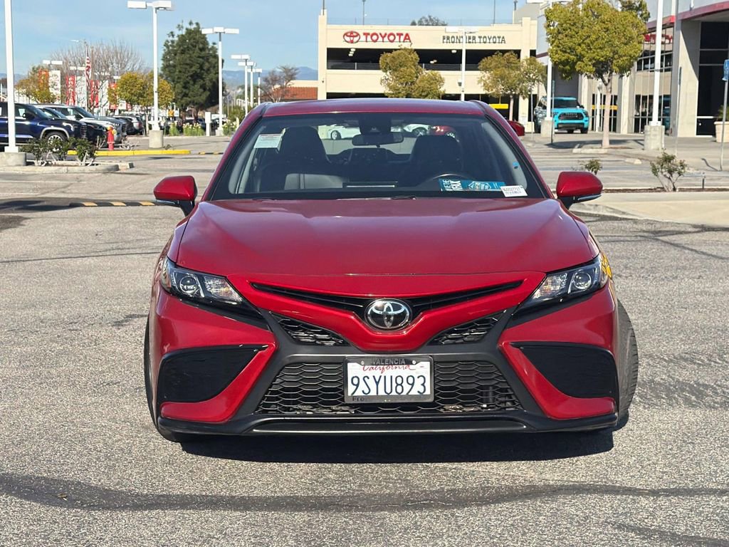Used 2022 Toyota Camry SE FWD image 2