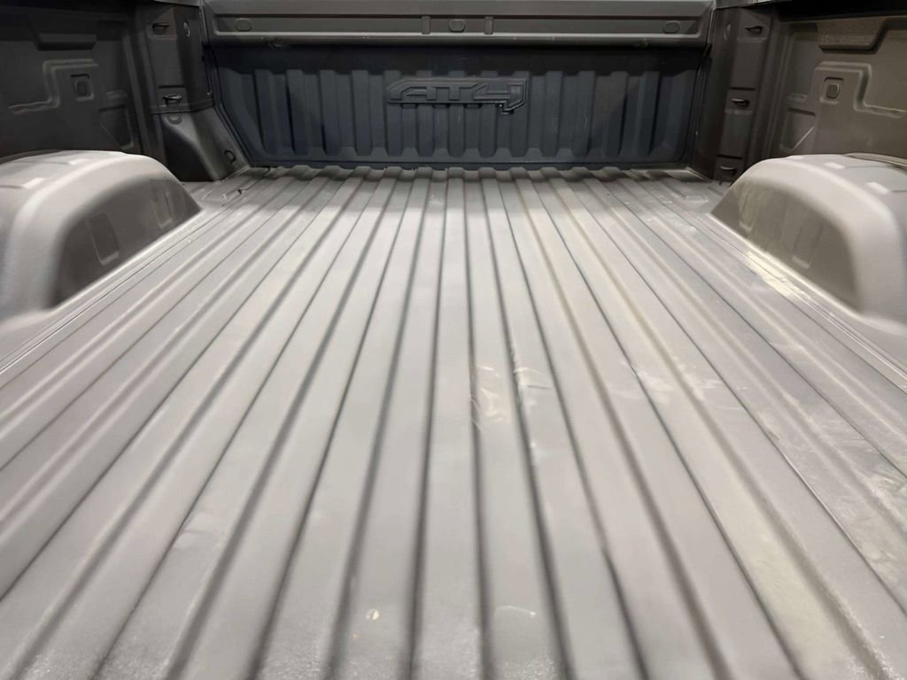 Used 2021 GMC Sierra 3500 AT4 AWD/4WD image 9