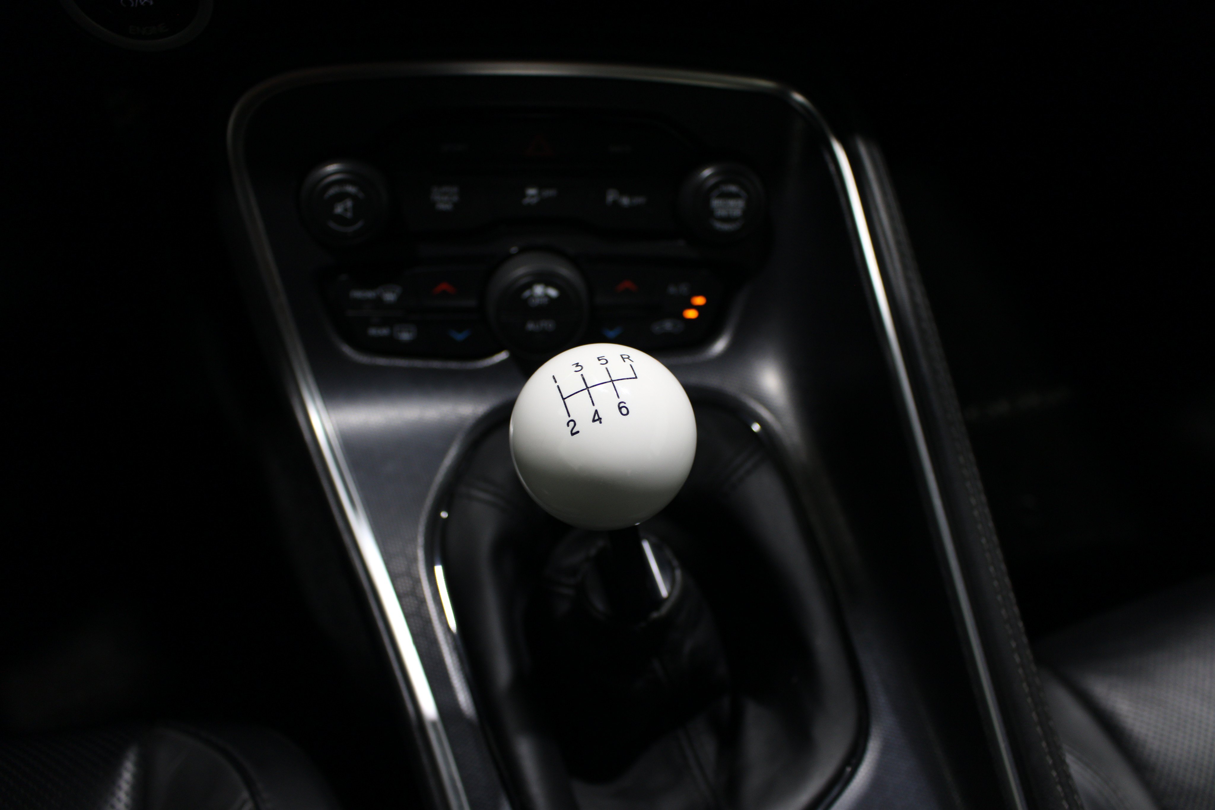 Used 2015 Dodge Challenger R/T Plus RWD image 17