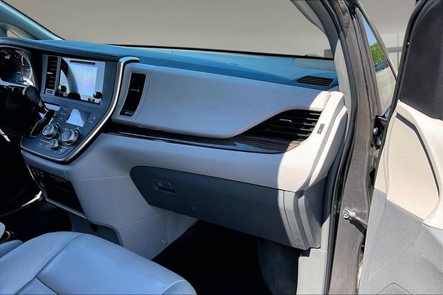 Used 2015 Toyota Sienna XLE w/ XLE Navigation Package image 24